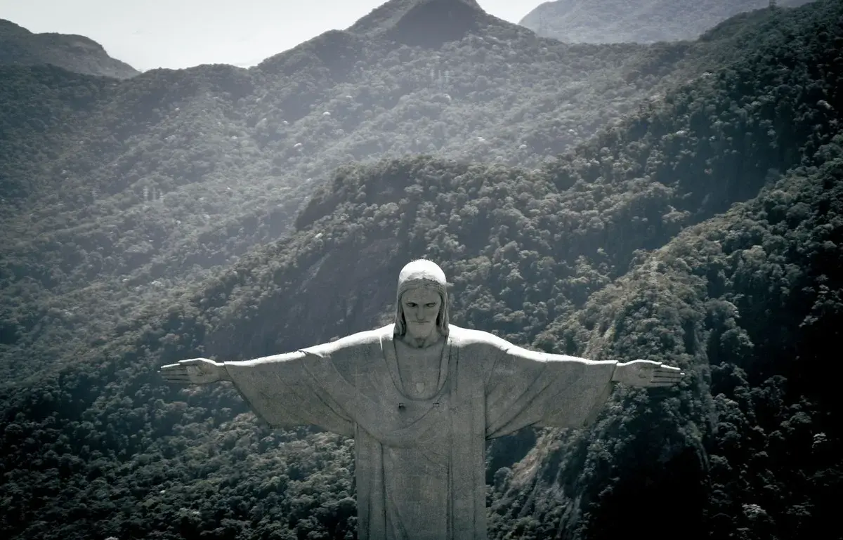 Imagem ilustrativa do voo de helicóptero